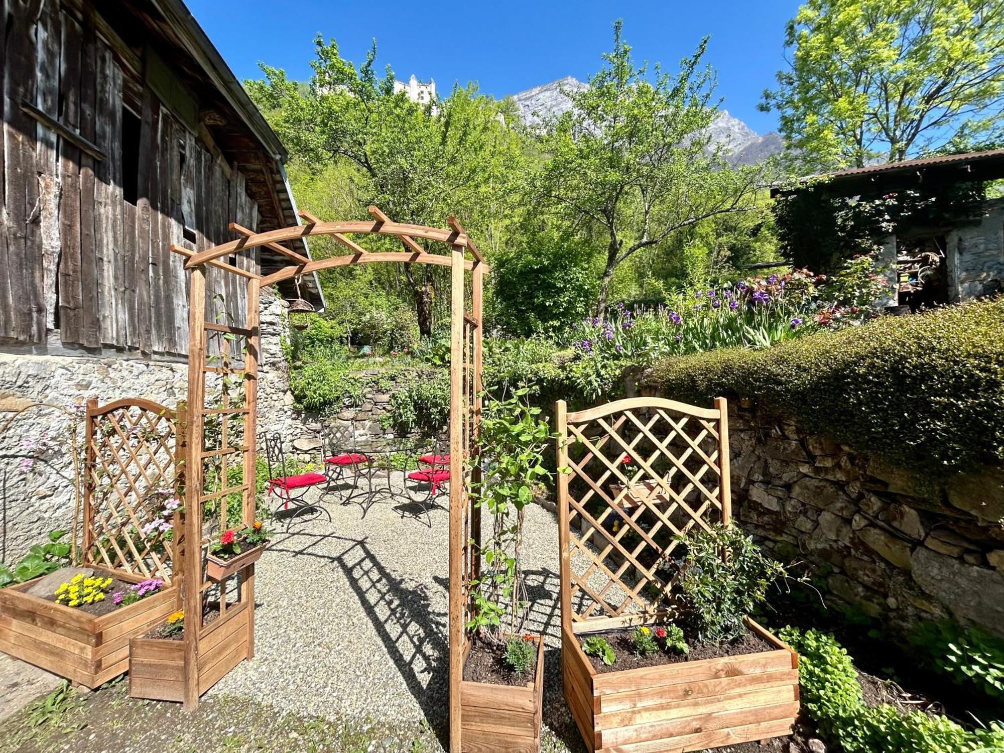 Au Pied Du Chateau- Parking Wifi Jardin - Clg Savoie Freterive Buitenkant foto